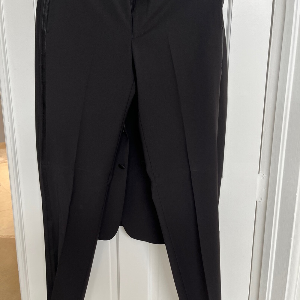 Men's Calvin Klein Tuxedo - Picture 6 of 7